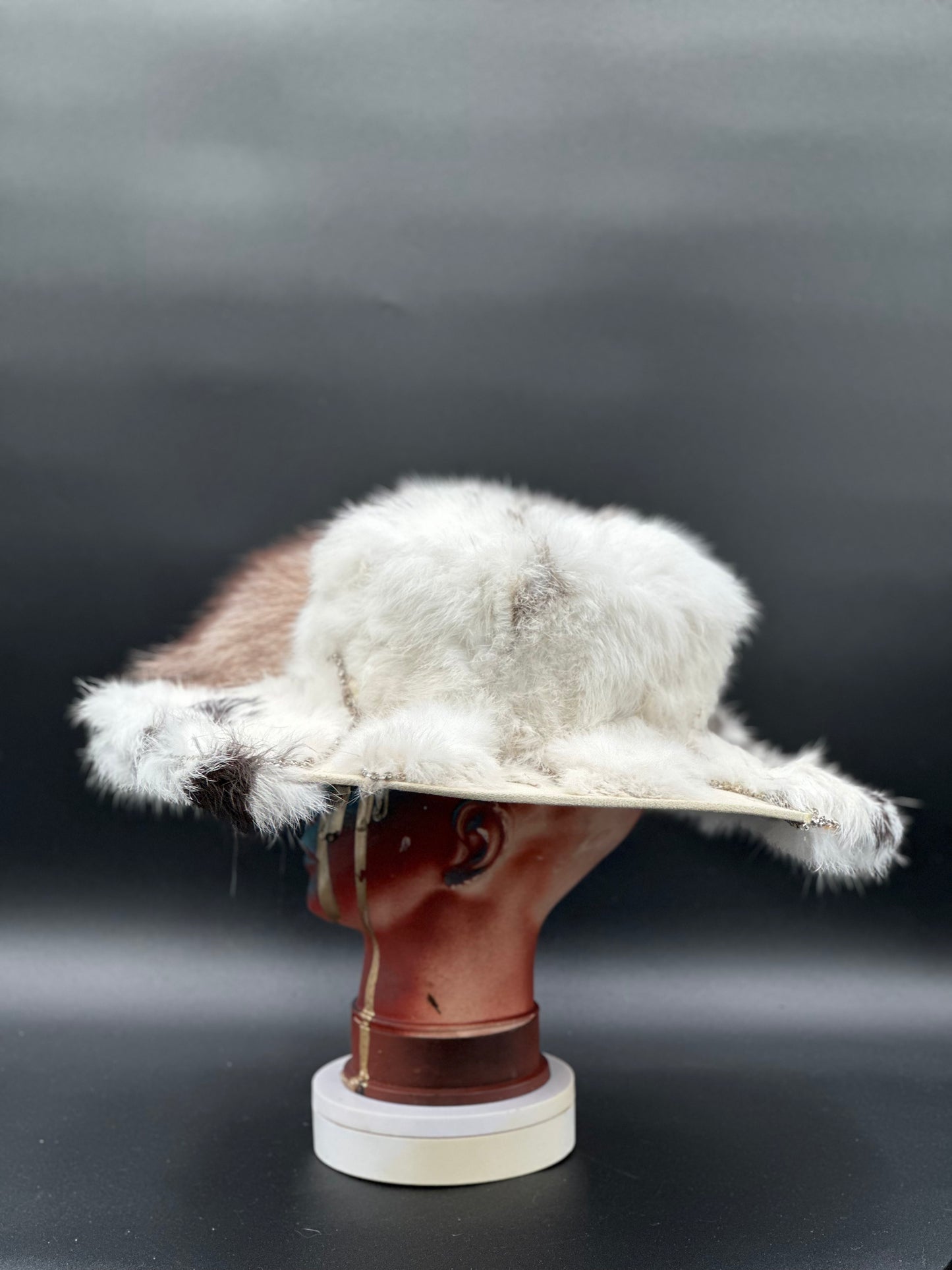 Cordobés Hat Upholstered in Rabbit Fur