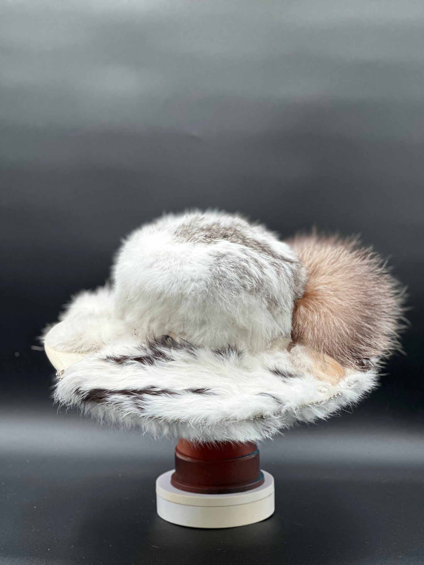 Cordobés Hat Upholstered in Rabbit Fur