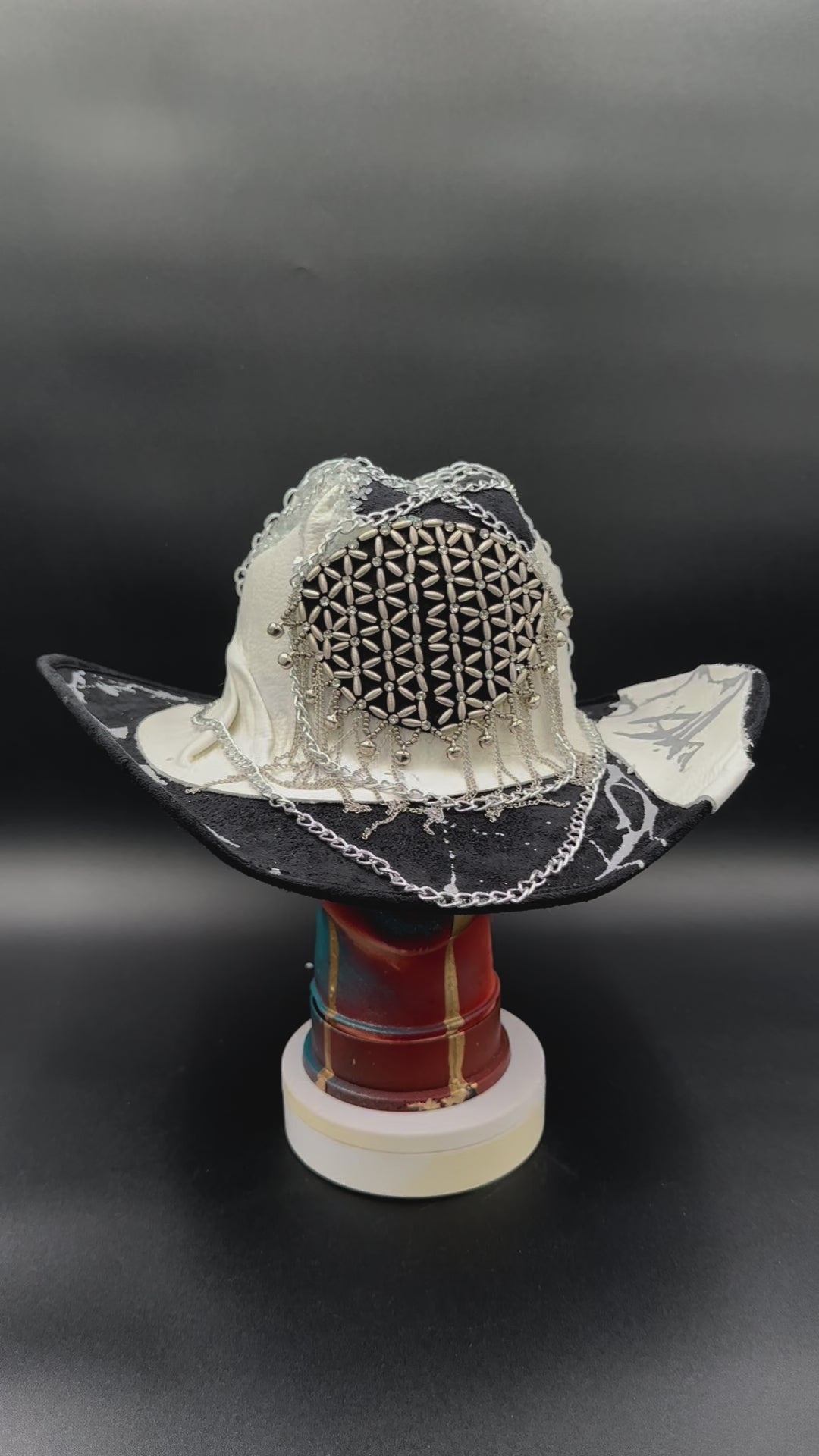 360-degree view of the Canada - Black Wool Cowboy Hat, showcasing its design and details from all angles.